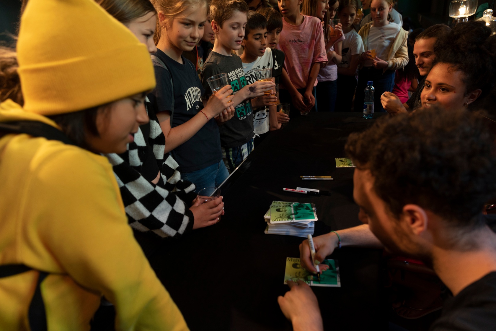 Die obligatorische Autogrammstunde mit der Band © Maria Patzschke